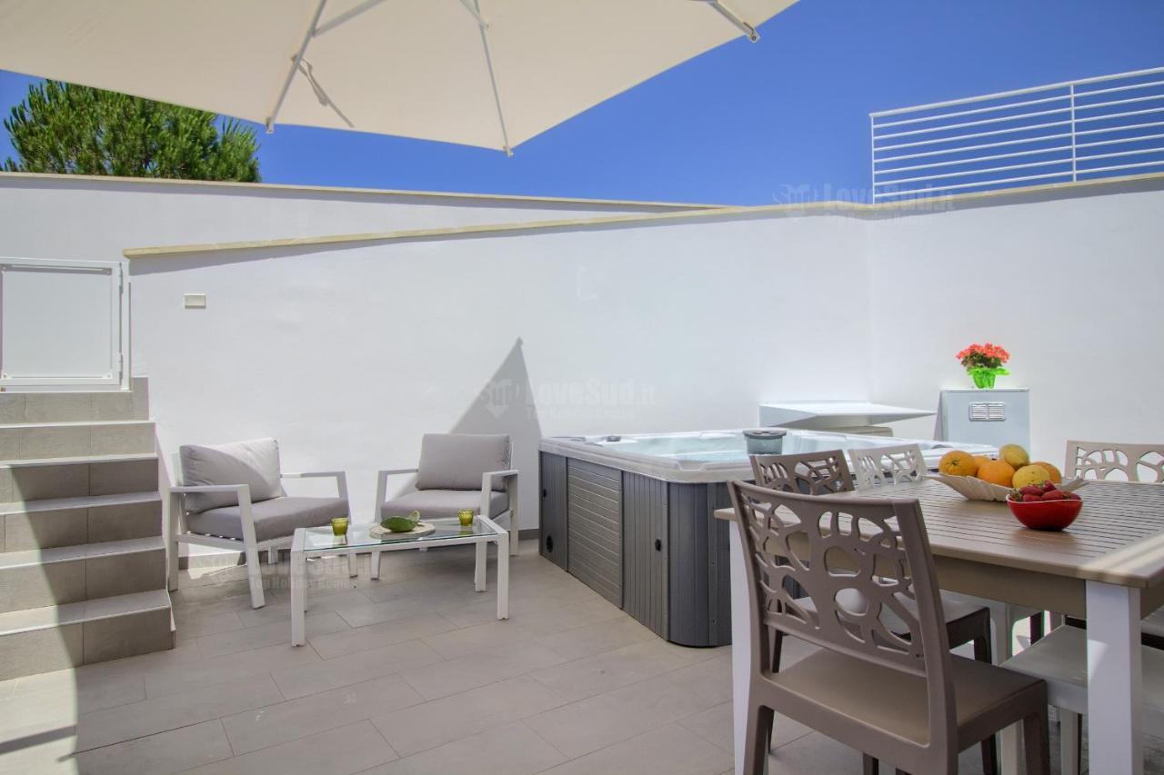 Jacuzzi Holiday Homes By Lovesud Santa Maria di Leuca Exteriér fotografie